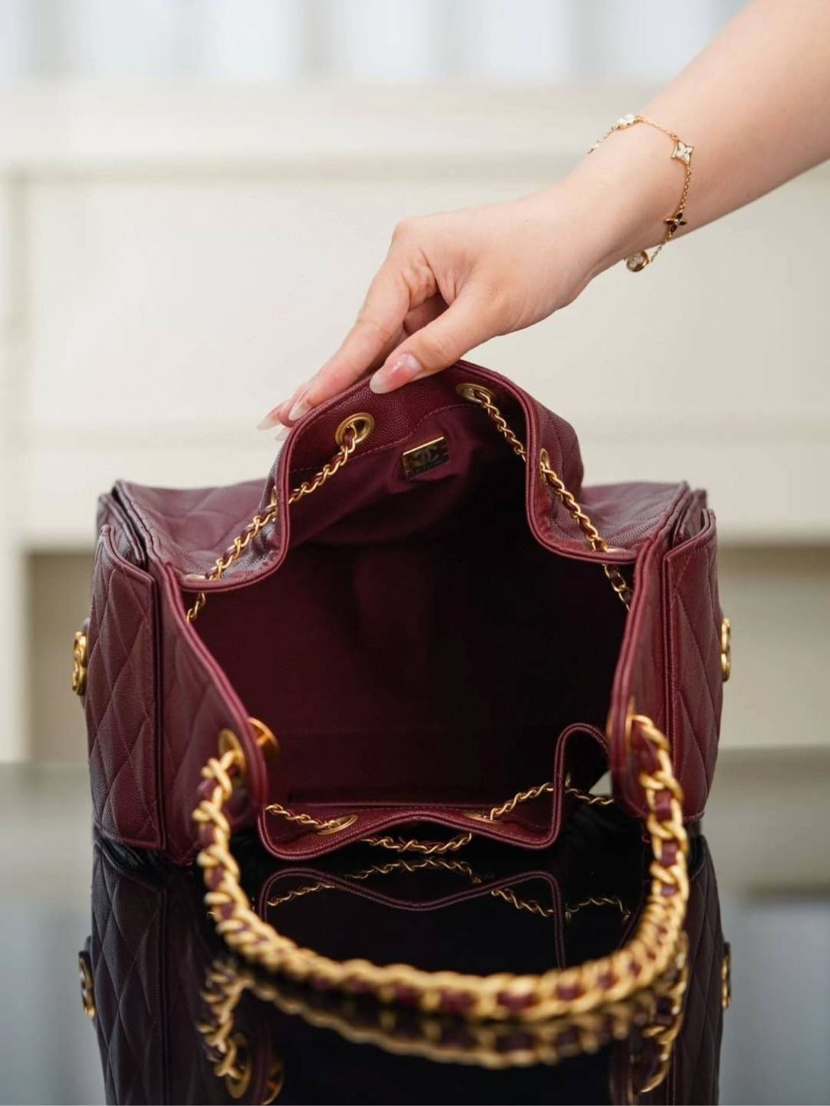 Chanel 25 Hobo bag Burgandy - Image 4