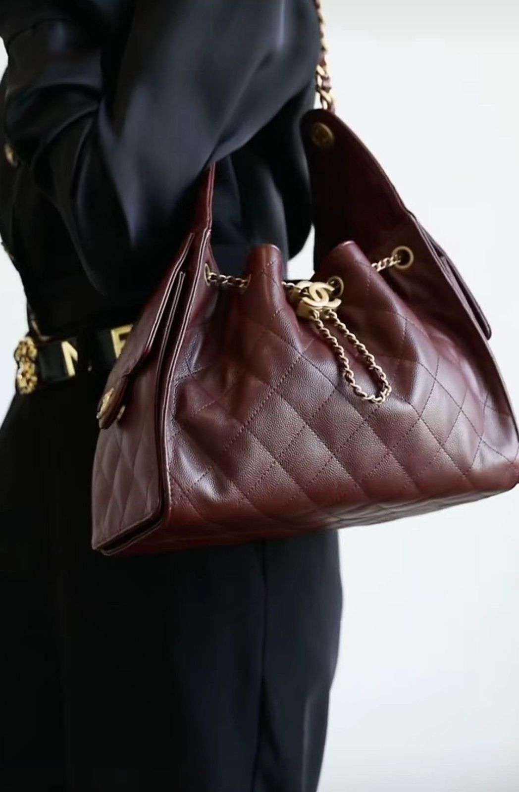 Chanel 25 Hobo bag Burgandy - Image 12