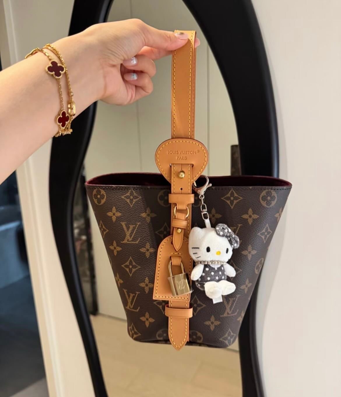Louis Vuitton small monogram - Image 4