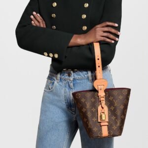 Lv pucket bag Mini size